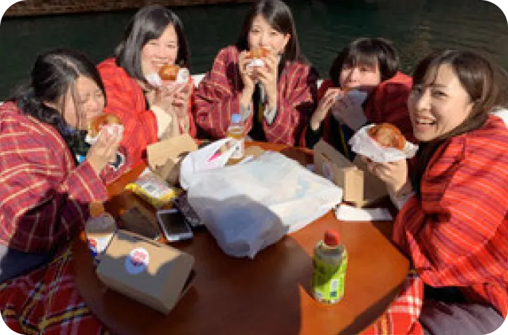 海上ランチ＆ティータイム