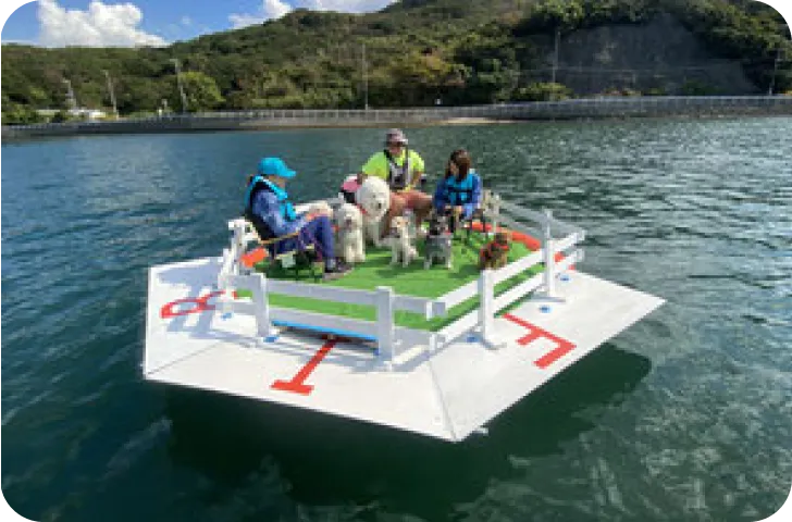 愛犬と一緒に海上プチクルージング